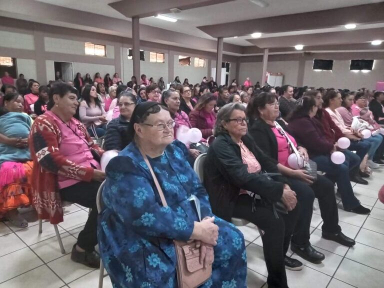Reciben 200 mujeres de Cusihuiriachi capacitación sobre prevención de la violencia
