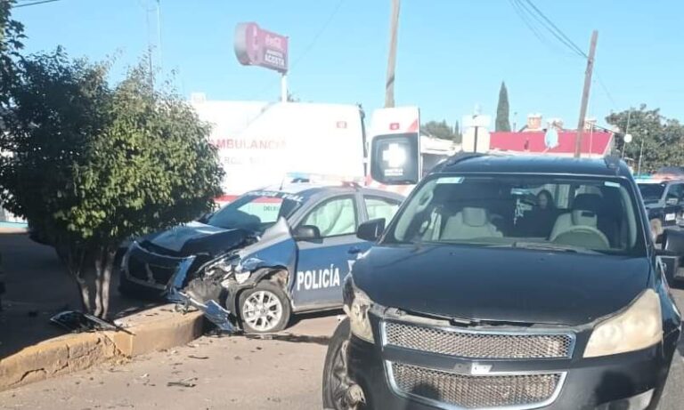 POLICÍA VÍAL DESTRUYE PATRULLA AL OMITIR ALTO.