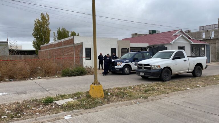 Reportan otra persona sin vida, en la avenida Ejército Nacional y Politécnico, se adelanta que no hay huellas de violencia, al parecer indigente.