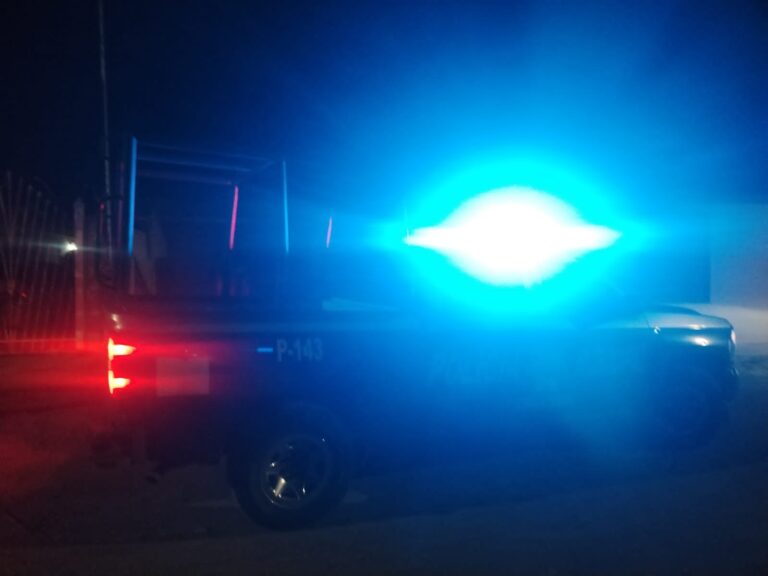 Dos jóvenes fueron detenidos por fumar marihuana a bordo de vehículo en colonia Colinas dl Puerto.