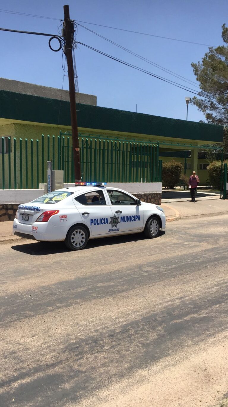 Auxilia policía en traslado a hospital a bebe de 1 año que se convulsionaba.