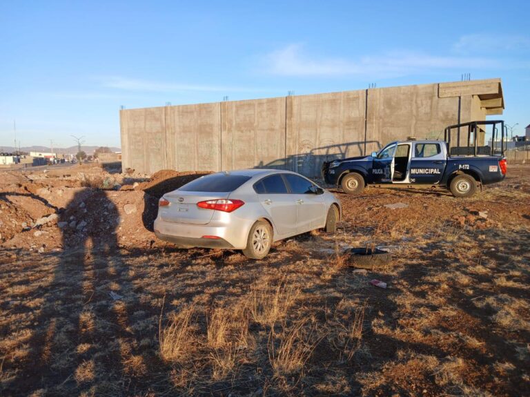 Asegura Policía Municipal vehículo posiblemente robado