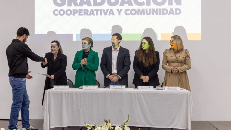 Se gradúan 99 personas del programa “Cooperativa y Comunidad”